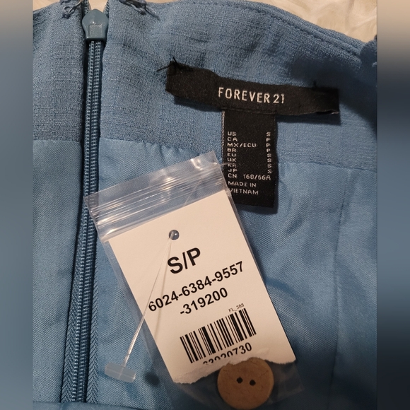 NWT Forever 21 Romper size small - Picture 3 of 7